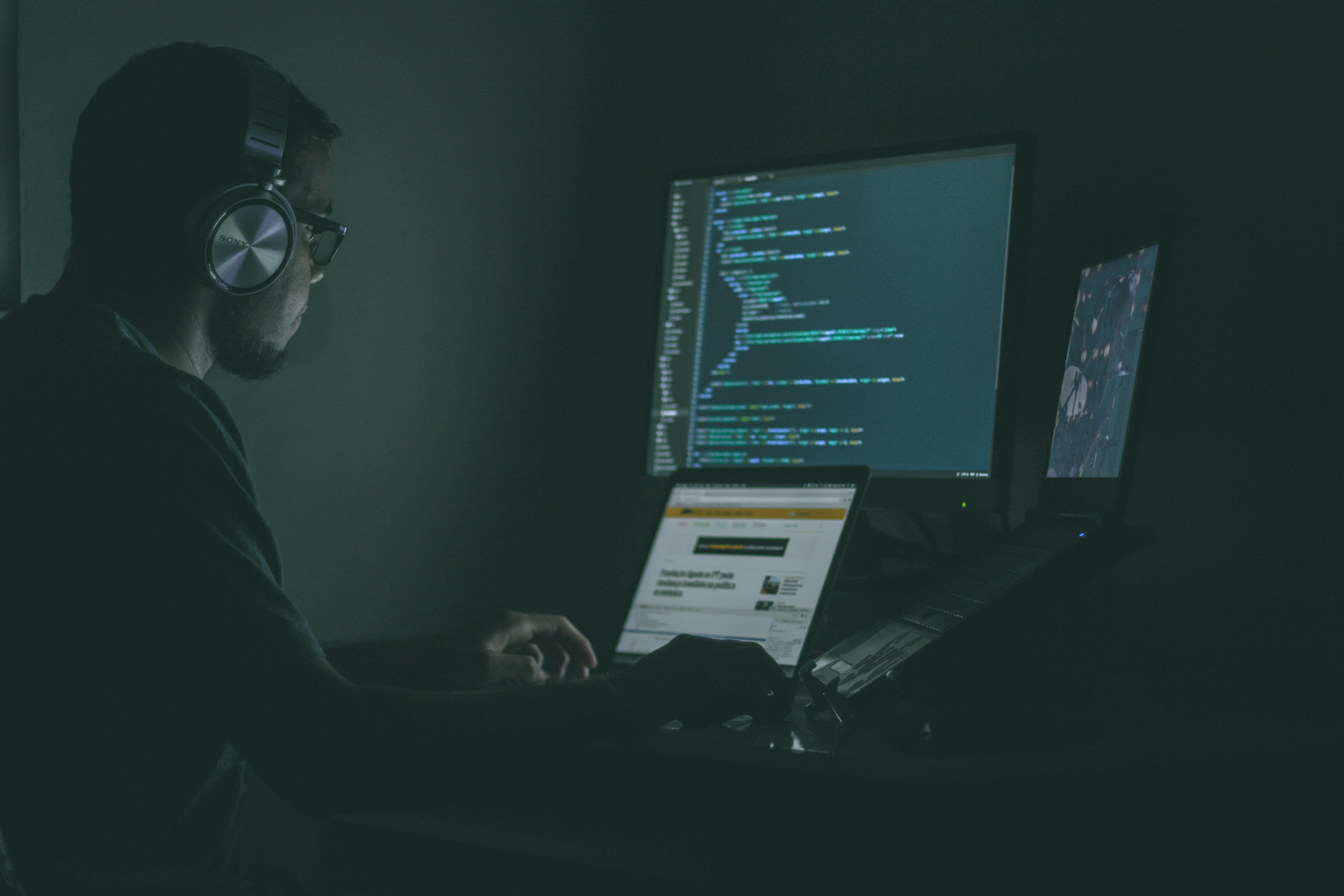 The Key Differences Between CTEM and Vulnerability Management